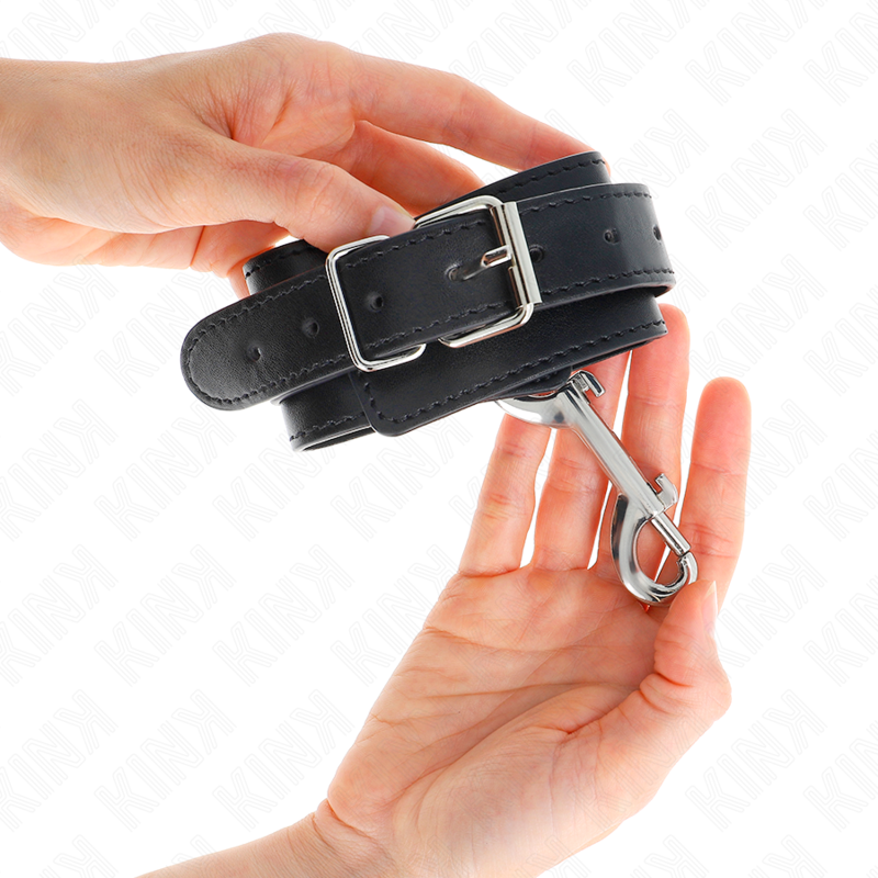 KINK - MANETTE - FILA SINGOLA DI RIVETTI E GRANDE FIBBIA NERA REGOLABILE 17-28 CM X 5 CM