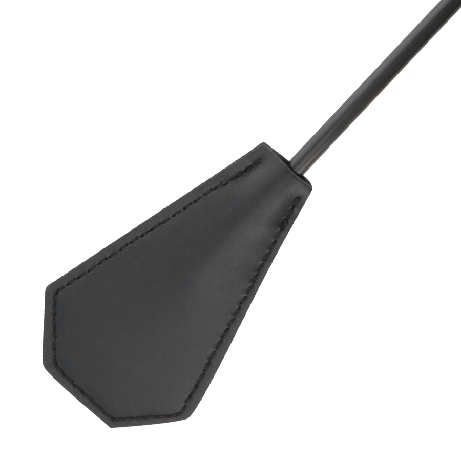 DARKNESS - LÁTIGO DE PLUMAS NEGRAS